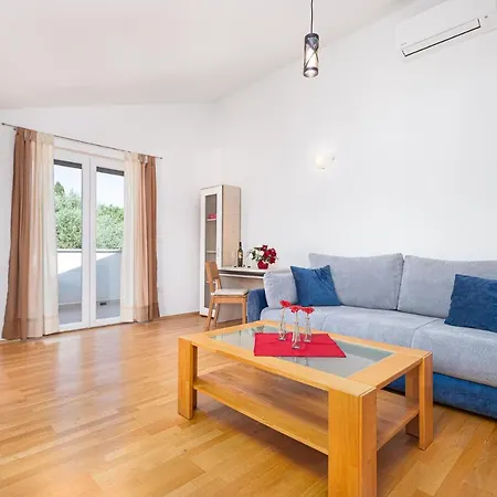 Ankica B4+2 With Private Parking Place & Wifi Daire