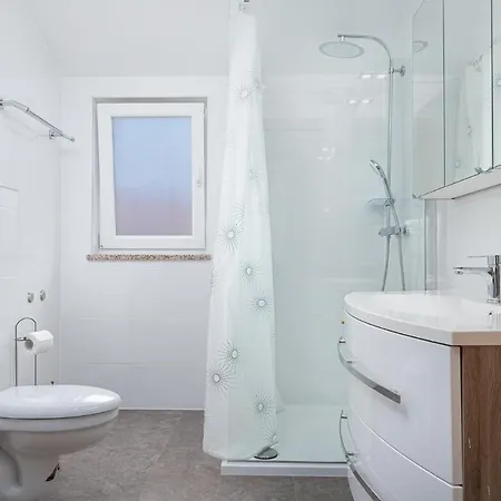 Ankica B4+2 With Private Parking Place & Wifi Daire