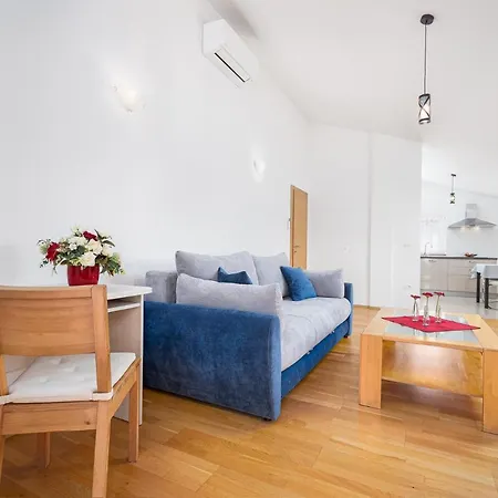 Ankica B4+2 With Private Parking Place & Wifi * Tar-Vabriga